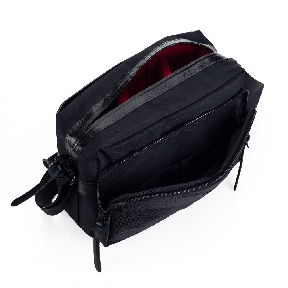ARTISAN & ARTIST Leather camera bag GCAM-1100 Black Made in Japan